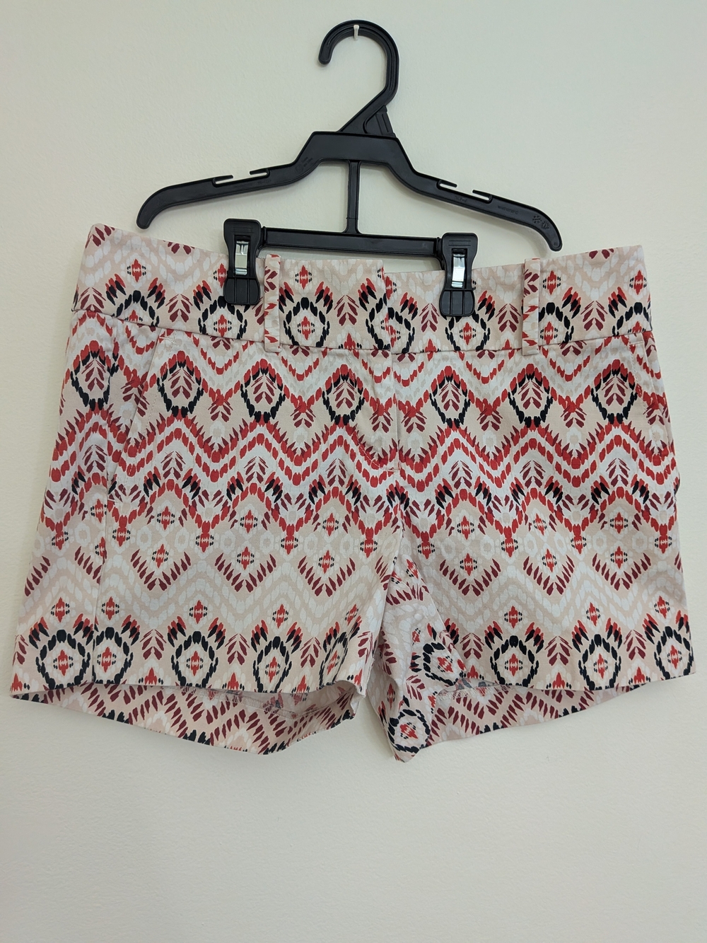 Hot Deal Ann Taylor edgy Women's Red Patterned Casual Summer Shorts Petite